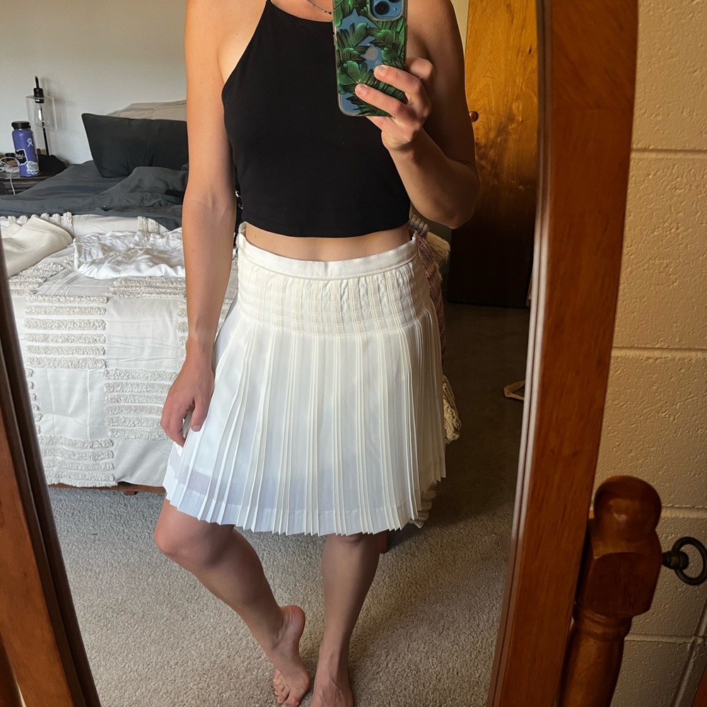 Elegant White Pleated Skirt